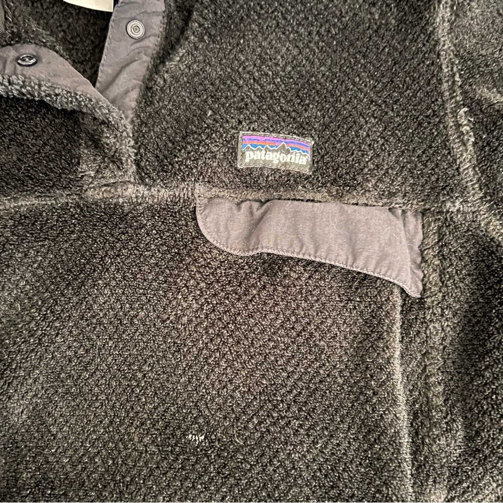 Patagonia Women's Black Lightweight Re-Tool Snap T Fleece Sweater - Picture 2 of 5